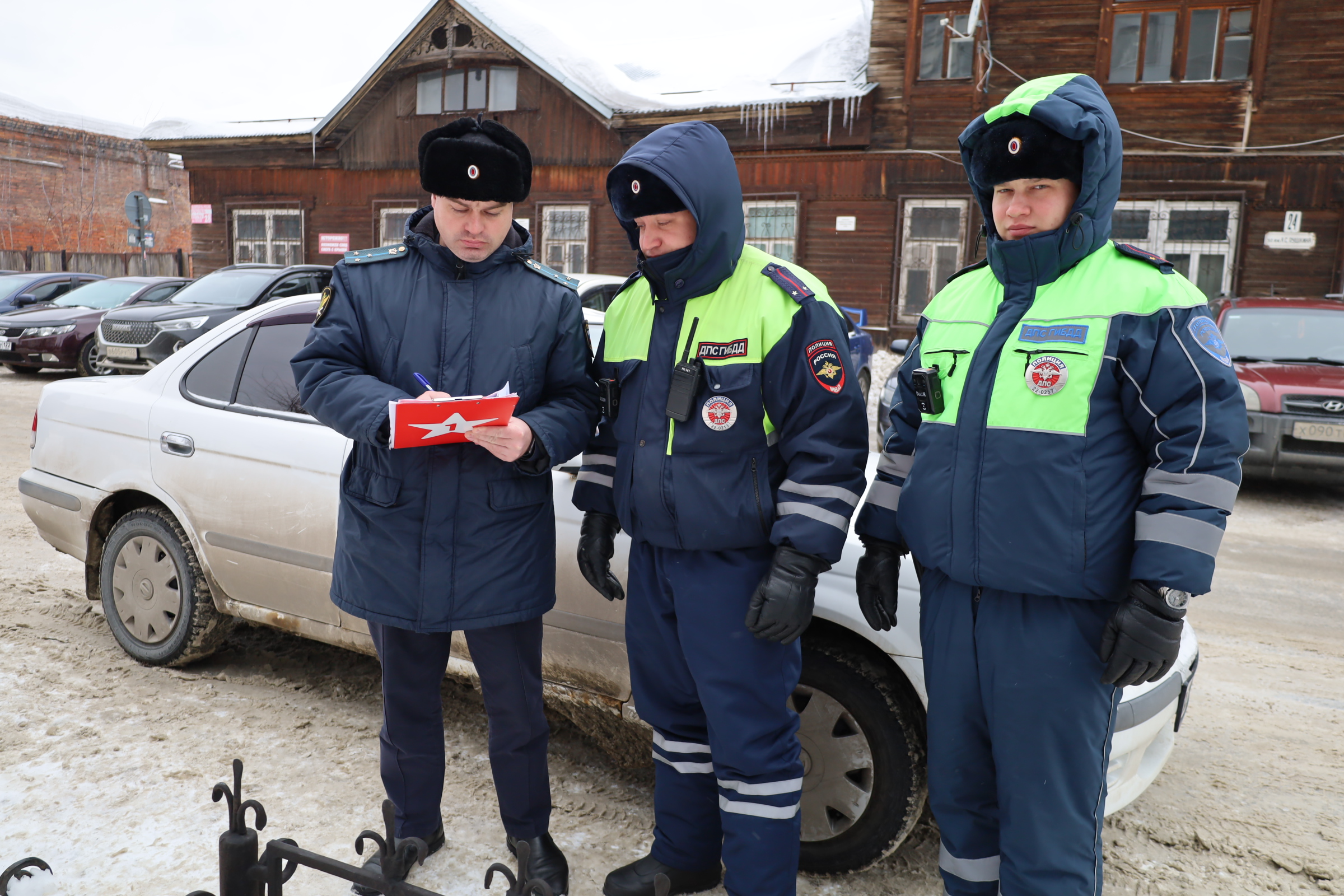 11 автомобилей должников арестовали во время рейда в Алтайском крае.