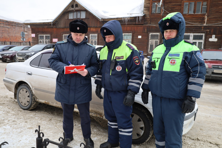 11 автомобилей должников арестовали во время рейда в Алтайском крае. 11 автомобилей должников арестовали во время рейда в Алтайском крае.