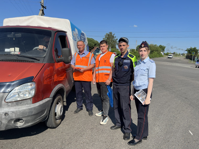 Алейские автоинспекторы совместно с представителями «РЖД» провели профилактическое мероприятие «Железнодорожный переезд». Алейские автоинспекторы совместно с представителями «РЖД» провели профилактическое мероприятие «Железнодорожный переезд».