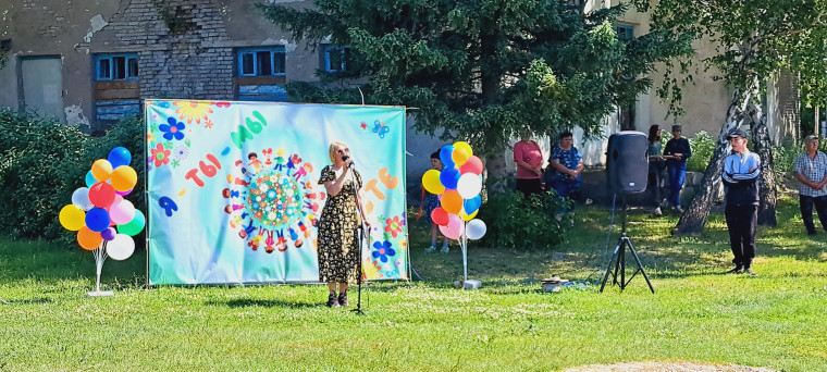 В с. Троицкое прошло торжественное открытие детской игровой площадки. В с. Троицкое прошло торжественное открытие детской игровой площадки.